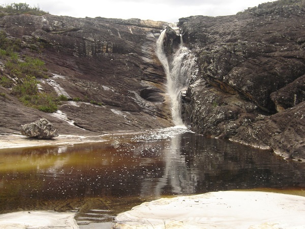 cachoeira Milhoe verde dentro