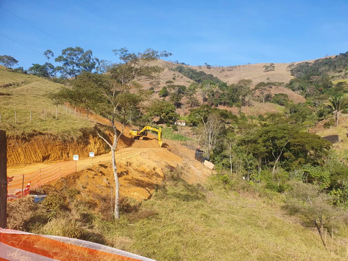 O trabalho de remediação, que durou dois meses, consistiu na retirada do solo contaminado, posteriormente encaminhado para um aterro de resíduos perigosos em Juiz de Fora