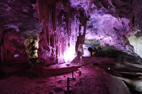 iluminacao-em-led-valoriza-a-beleza-da-gruta-de-maquine