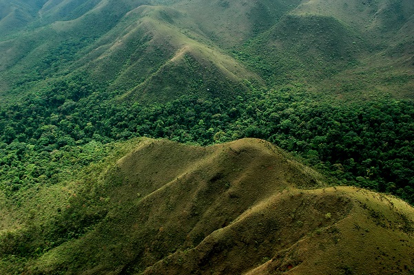 Vista_parcial_do_Mirante_Três_Pedras3_matéria